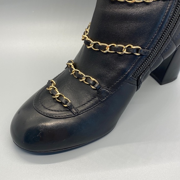 CHANEL Interlocking CC Logo Boots Authentic - Picture 16 of 16